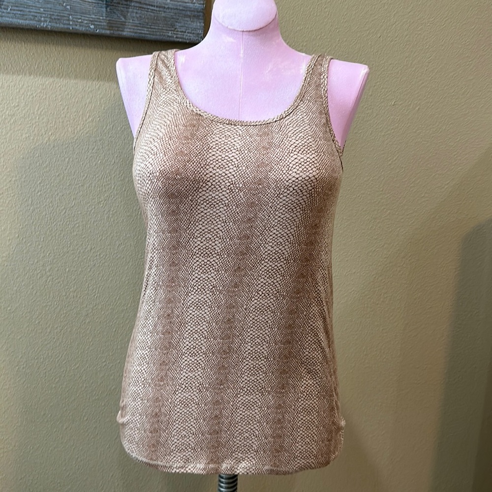 A new day tank size XXL snake print